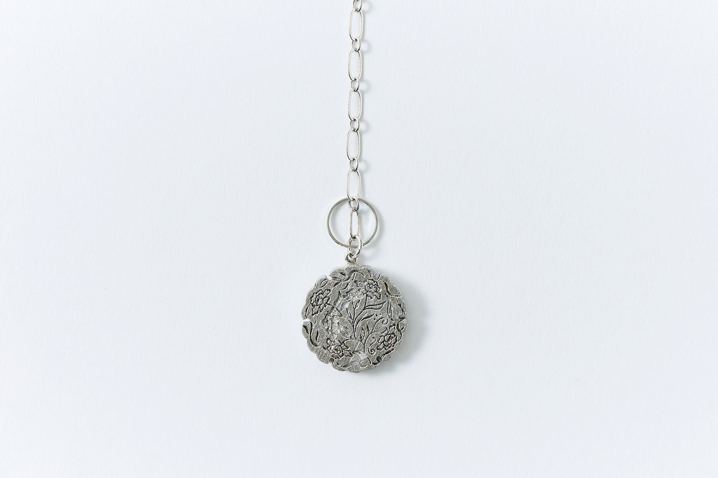 HAKUCESSORY Necklace Money Luck Platinum