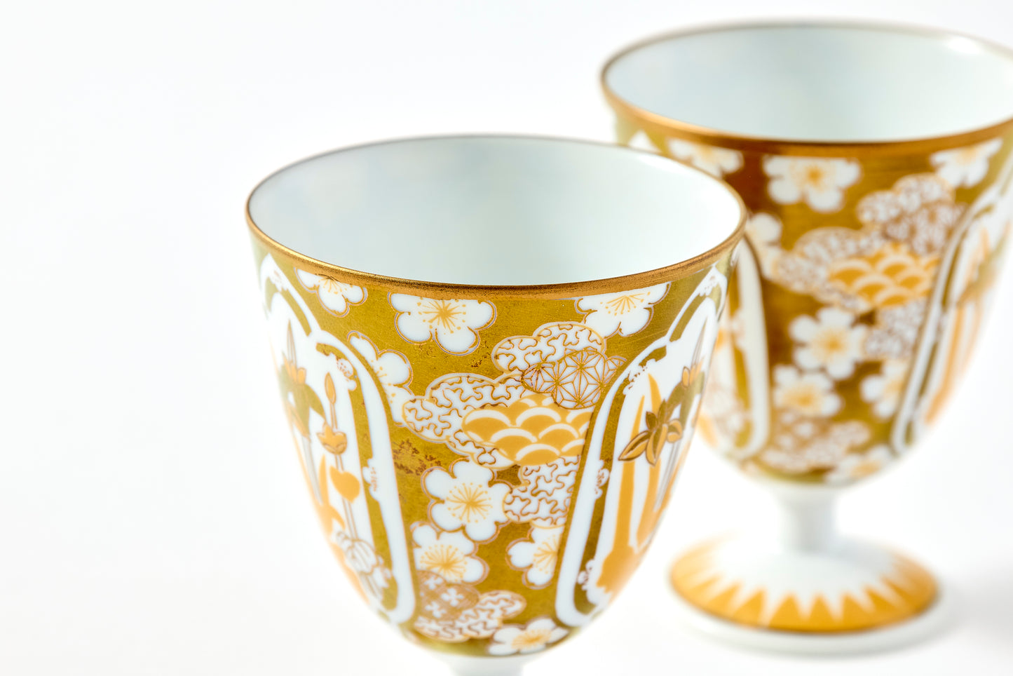 Set of 2 Masaka Cups 90ml - Ayame Ume Chirashi