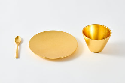 gold cup & saucer / gold leaf