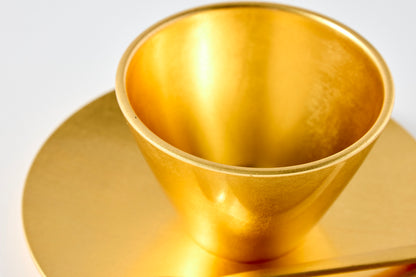 gold cup & saucer / gold leaf