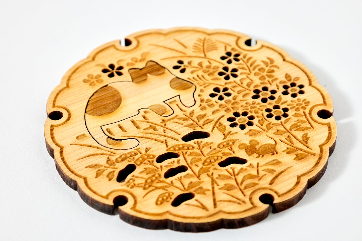 Tomogu – Mouse and Bicolor Cat