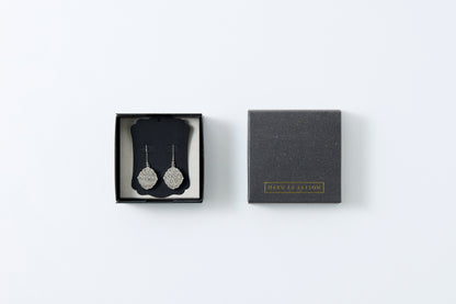 HAKUCESSORY Earrings Beauty Luck Platinum