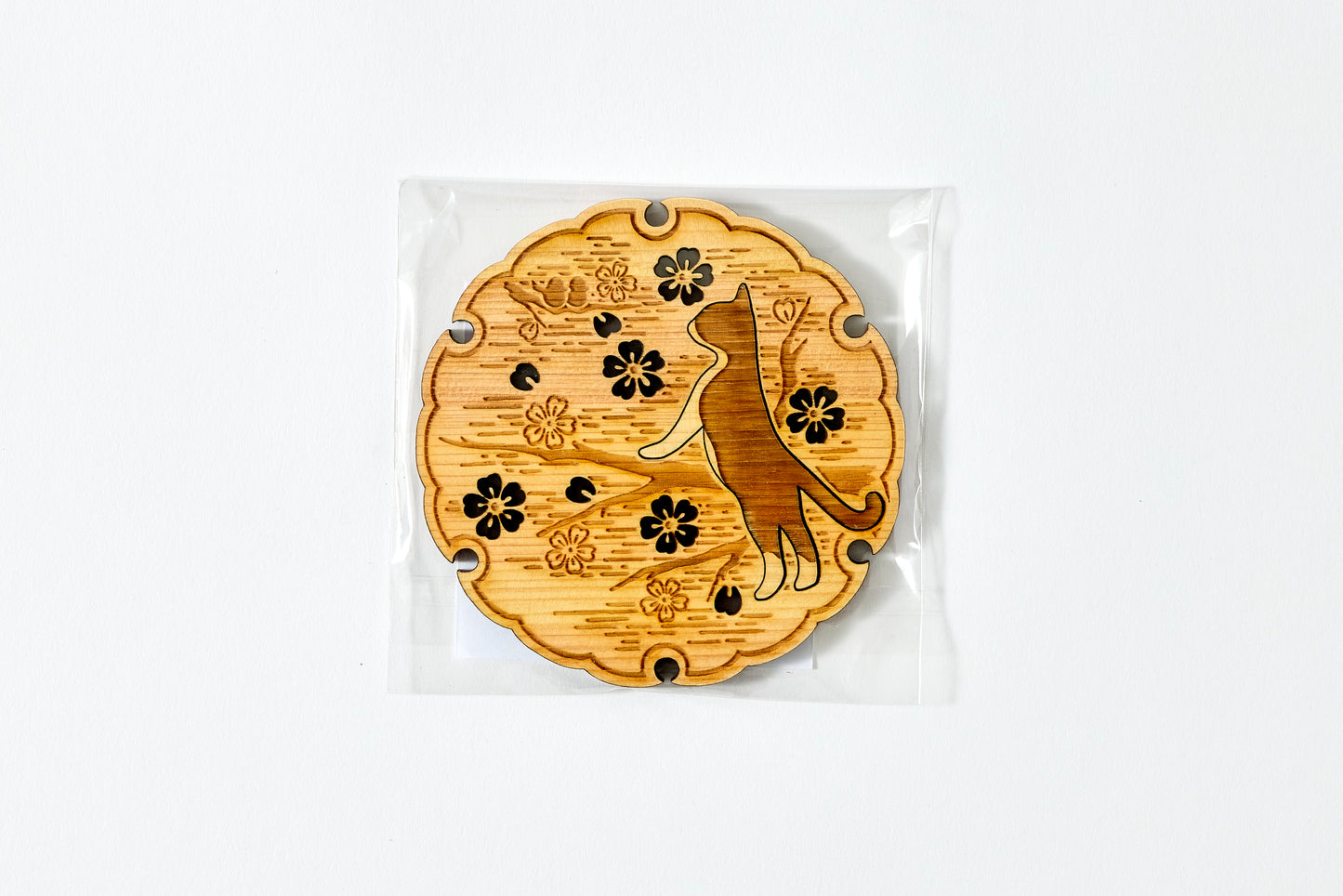 Tomogu –  Bird and Bicolor Cat