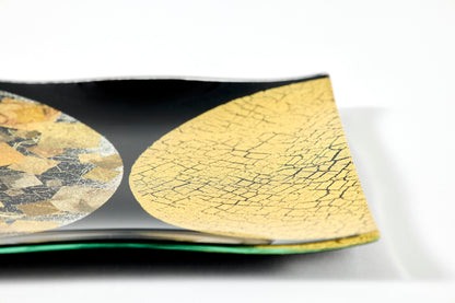 Facing Moons – Square Plate with Genuine Gold Crackle-Leaf – Black,15cm