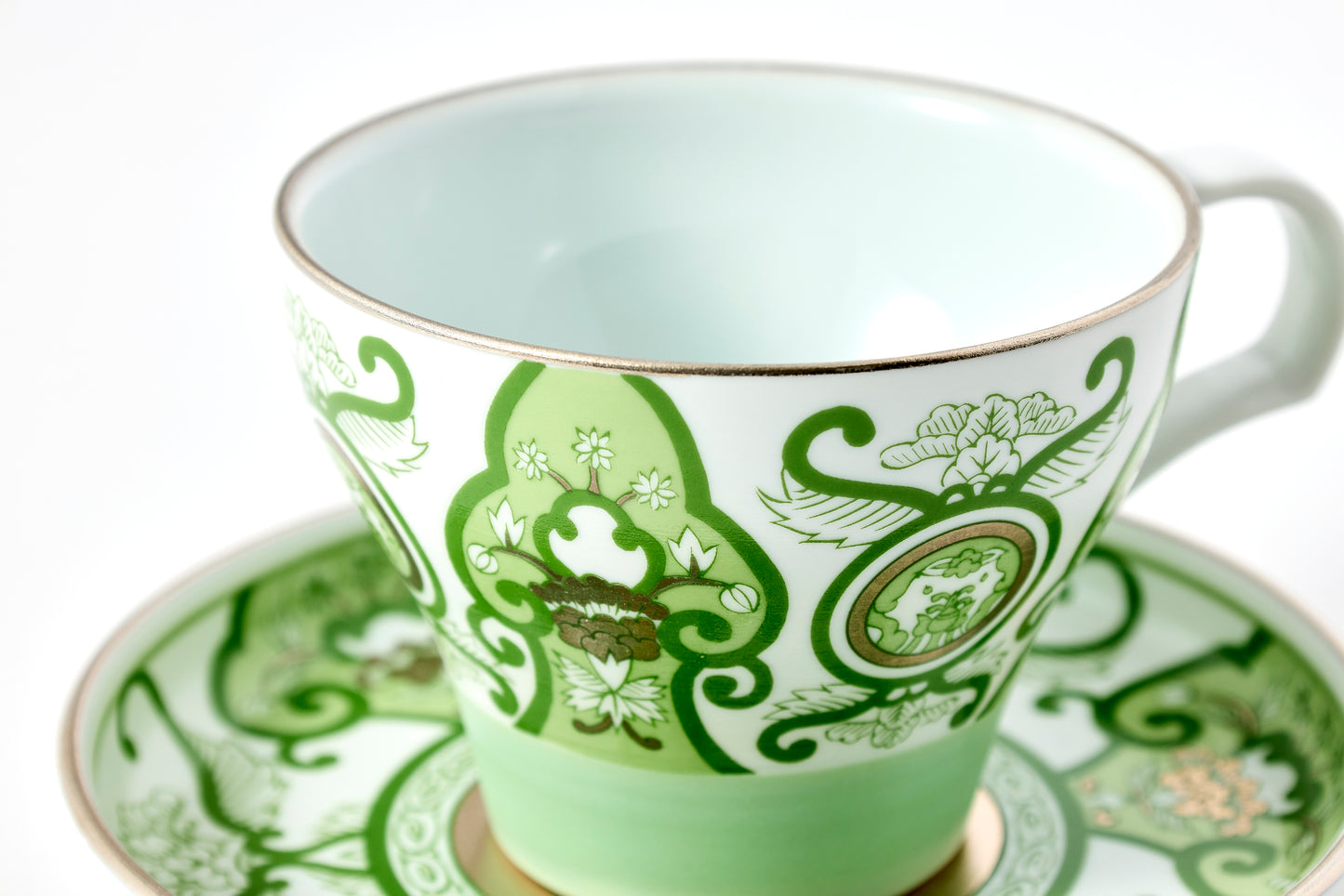 Teacup & Saucer 150ml - JT Ko-Imari Floral Pattern