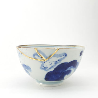 Gold Line Kosome Rabbit Rice Bowl Imari Porcelain