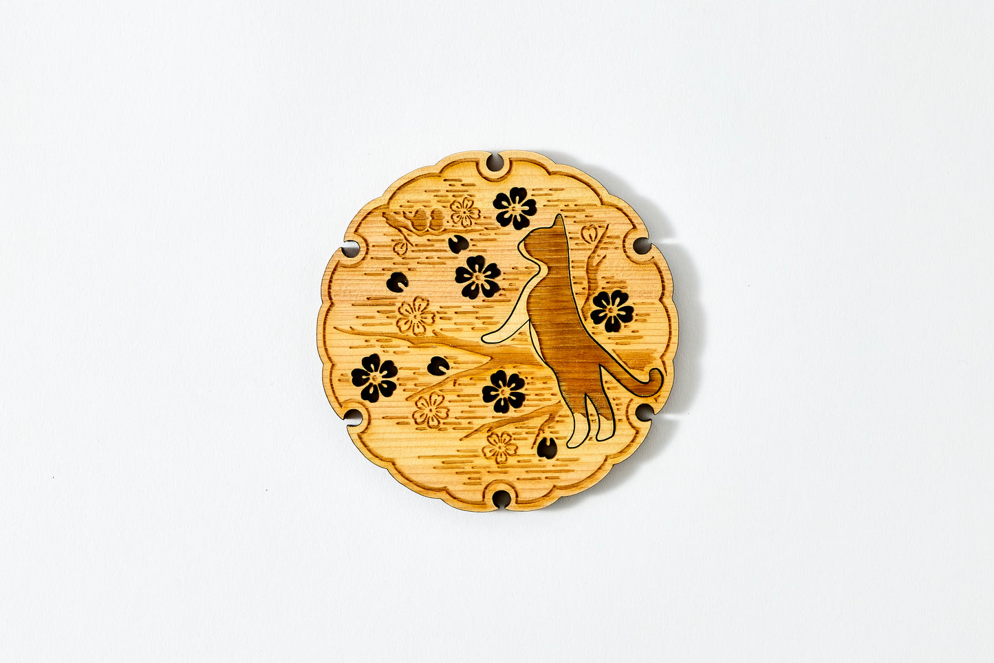 Tomogu –  Bird and Bicolor Cat