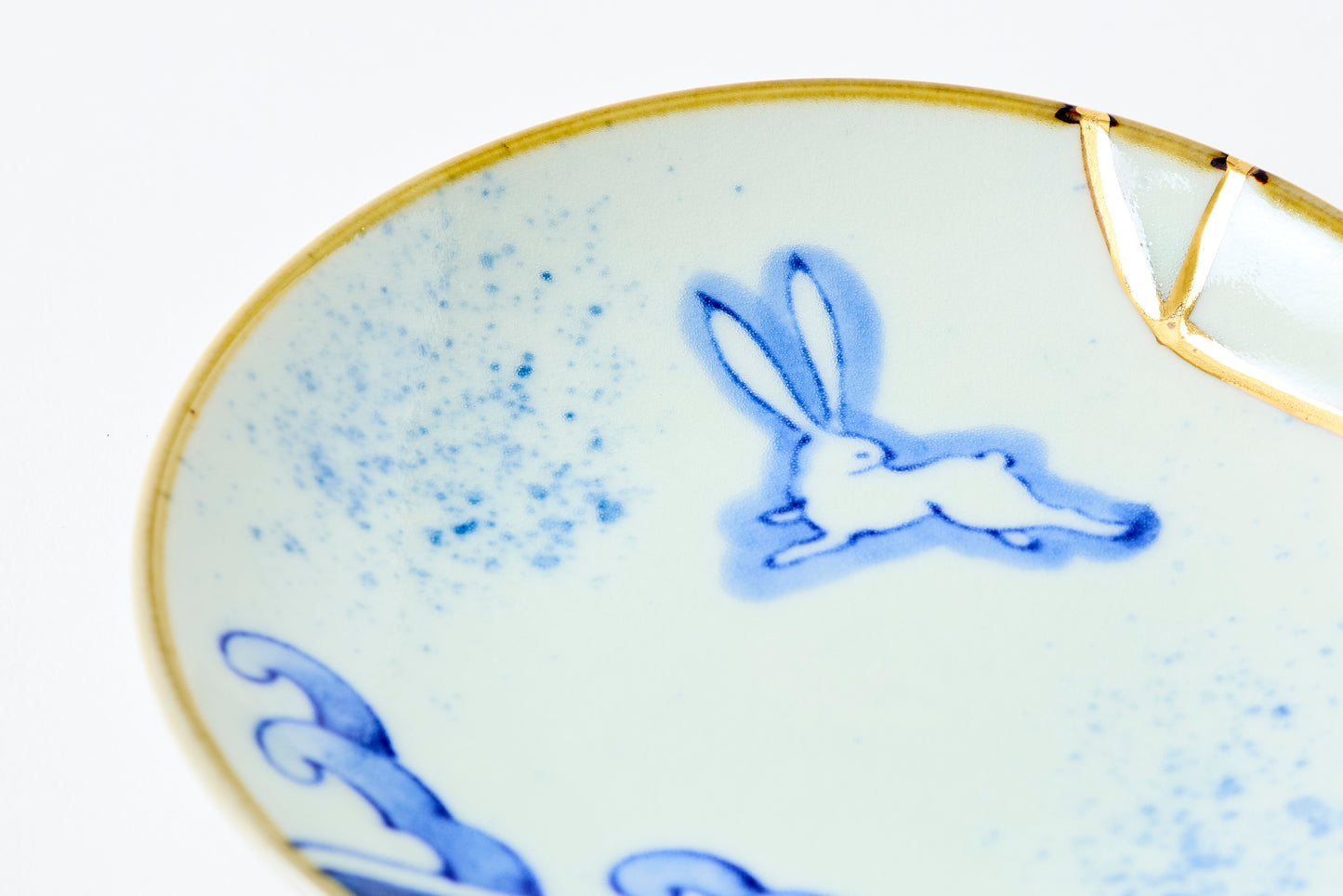 Gold Line Kosome Rabbit Small Plate Imari Porcelain