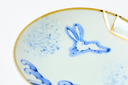 Gold Line Kosome Rabbit Small Plate Imari Porcelain