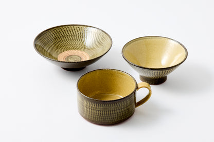 FD Yellow Glaze Tobikanna Mehagi 5.5-inch Flat Bowl Hasami Porcelain