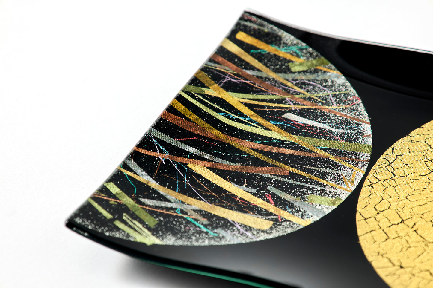 Minamo Moon – Honkin Ice Crack Kawari – Yakihaku on Black – Square Plate
