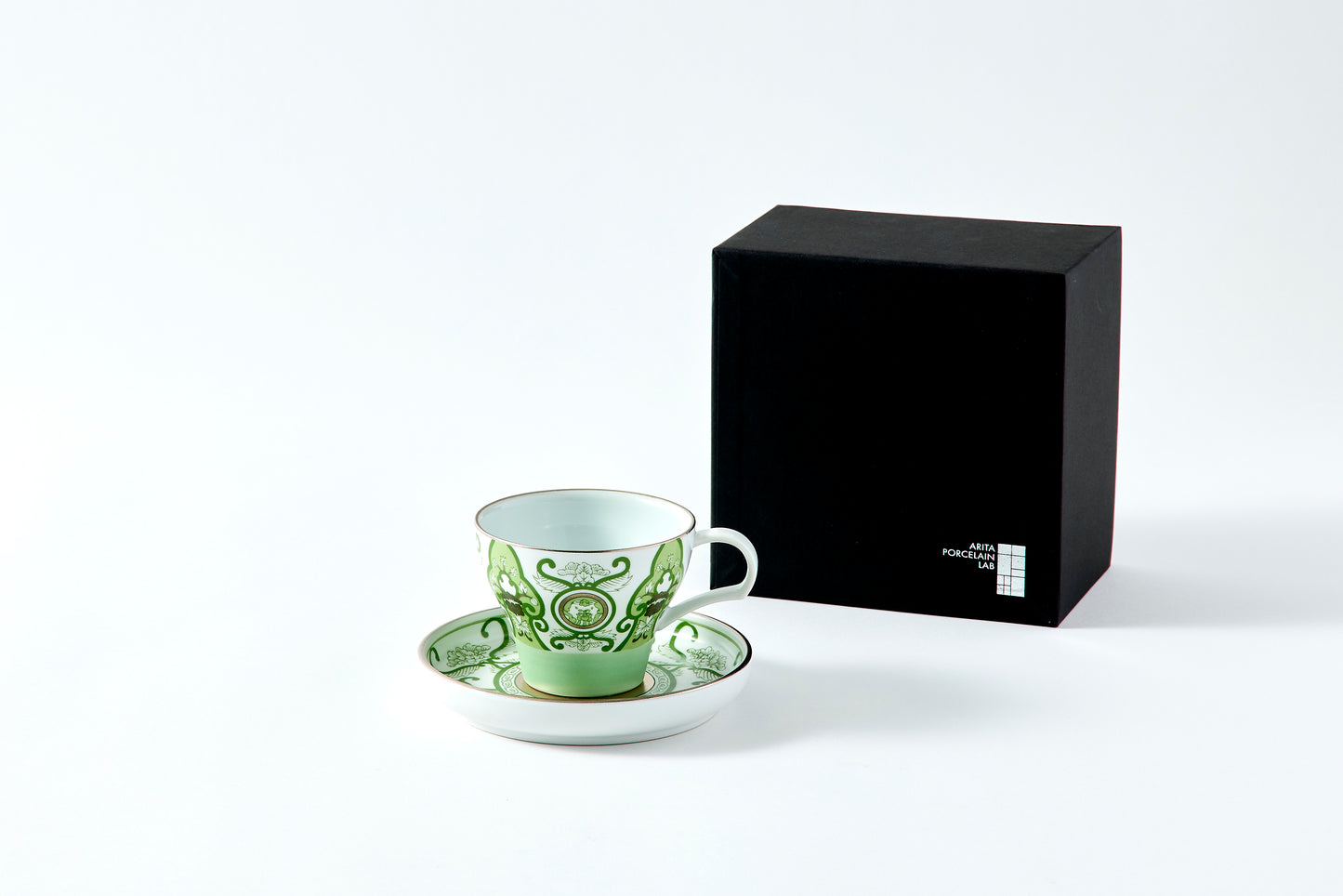 Teacup & Saucer 150ml - JT Ko-Imari Floral Pattern