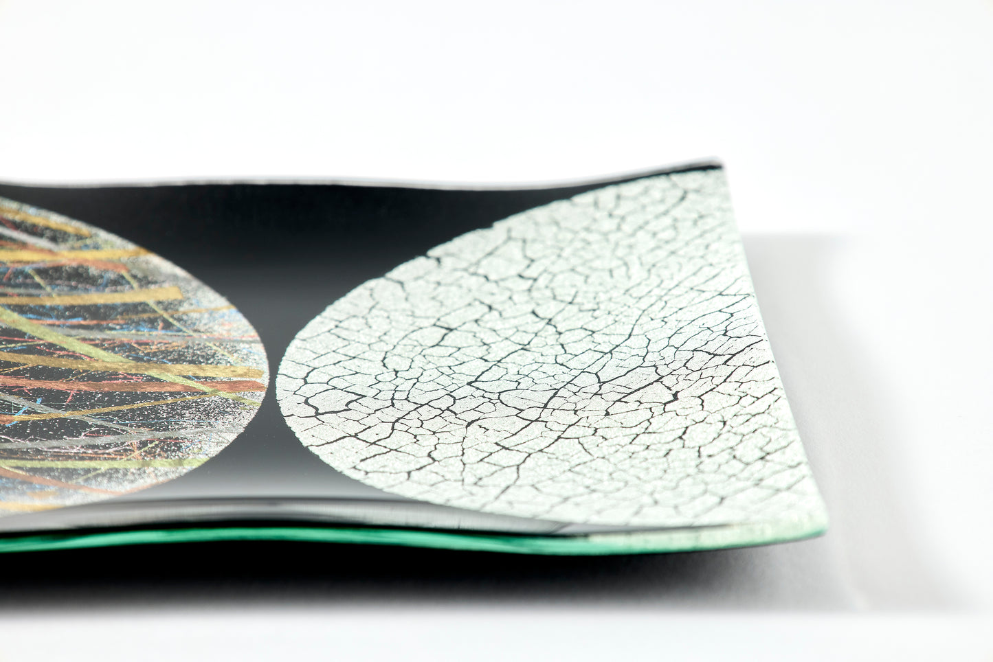 Minamo Moon – Hongin Ice Crack Kawari – Yakihaku on Black – Square Plate