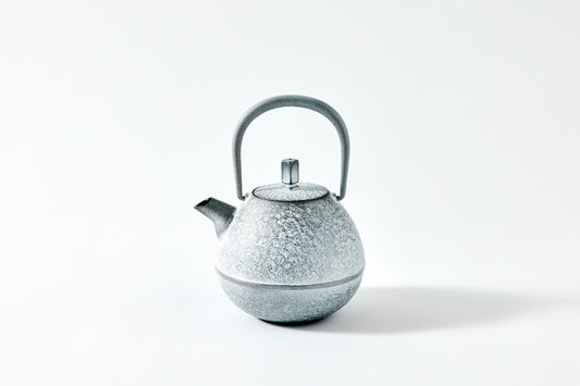 Nambu Ironware Egg Teapot Medium – Snow