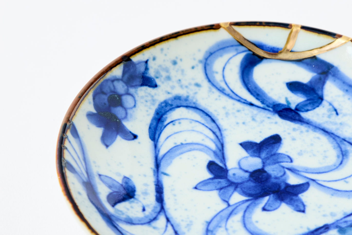 Gold Line Kosome Water Stream Small Plate Imari Porcelain