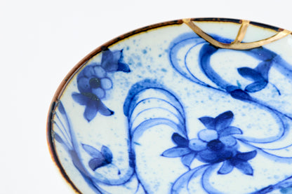 Gold Line Kosome Water Stream Small Plate Imari Porcelain