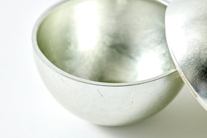 globe / silver leaf