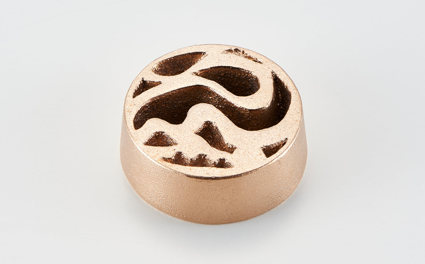 Pin-less Flower Frog ® / the water