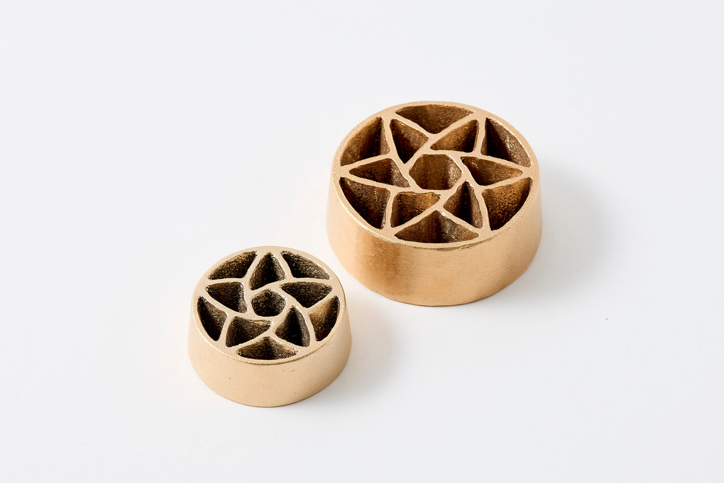 Pin-less Flower Frog ® / Hana L