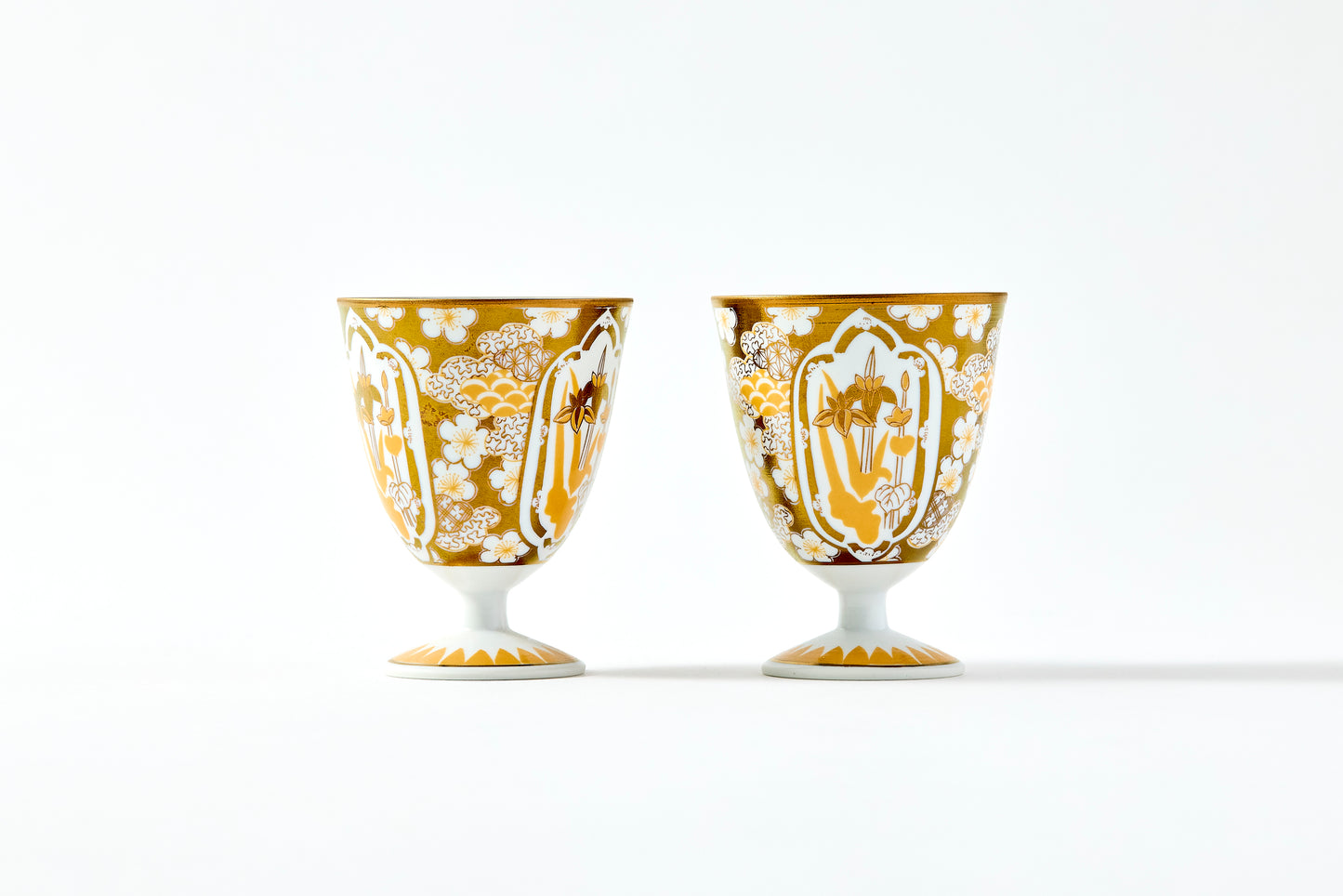 Set of 2 Masaka Cups 90ml - Ayame Ume Chirashi