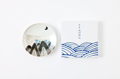 Silver-Accented Crescent Moon and Mountain 4-inch Plate Imari Porcelain