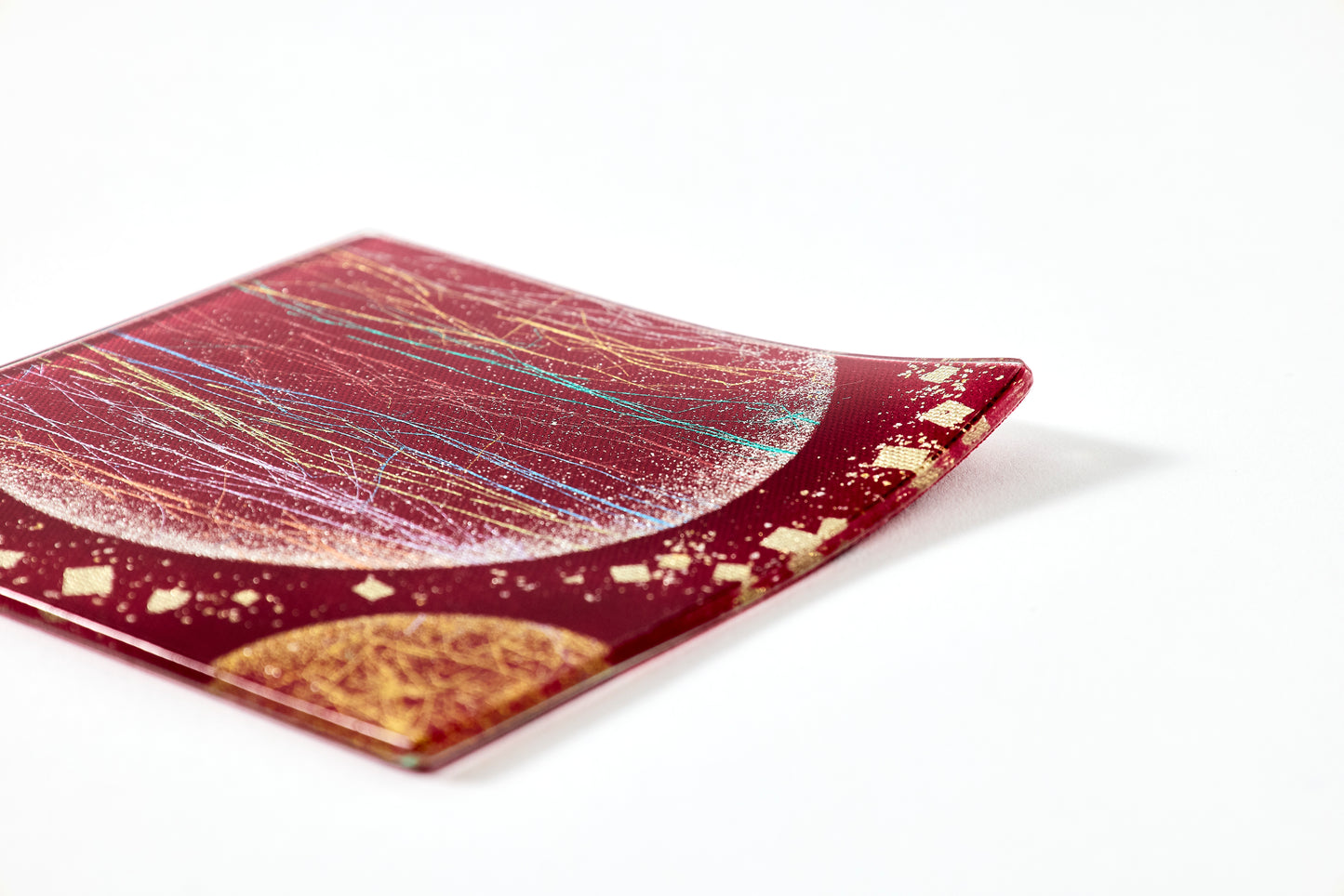 Twin Moons – Nanairo wth Gold Leaf – Red Plate