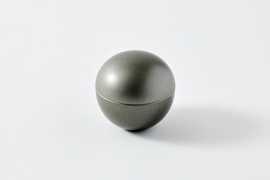 globe / silver metallic