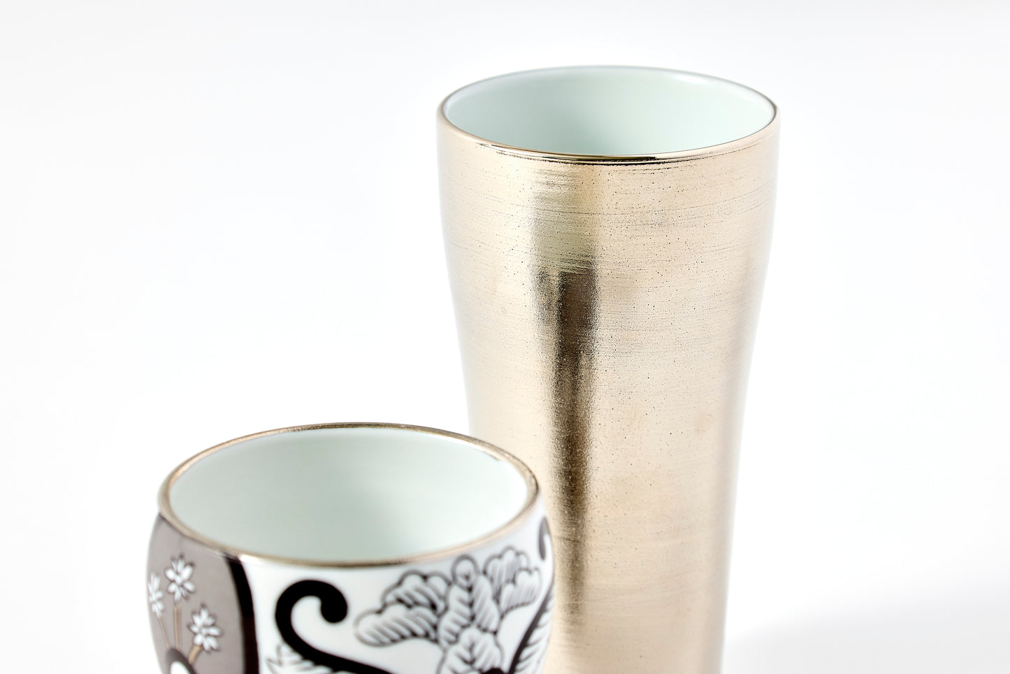 Japanese Sake Tasting Set with Cups - Platinum/JS Koimari Floral Pattern