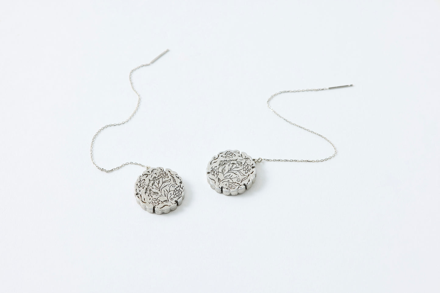 HAKUCESSORY Earrings Money Luck Platinum