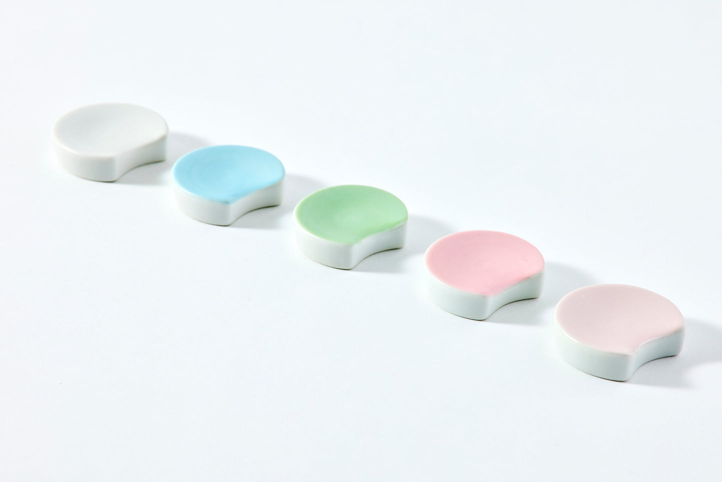 Tamamusubi Chopstick Rests Set of 5 in Wooden Box