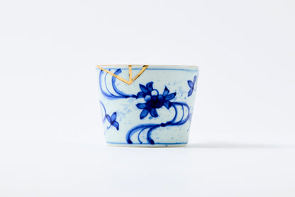Gold Line Kosome Water Stream Sobachoko Imari Porcelain