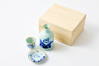 Gold Line Kosome Rabbit Sake Set Imari Porcelain