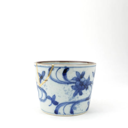 Gold Line Kosome Water Stream Sobachoko Imari Porcelain