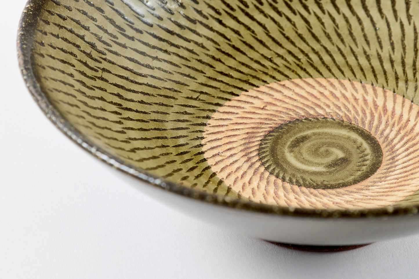 FD Yellow Glaze Tobikanna Mehagi 5.5-inch Flat Bowl Hasami Porcelain