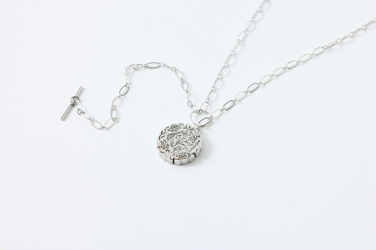 HAKUCESSORY Necklace Money Luck Platinum