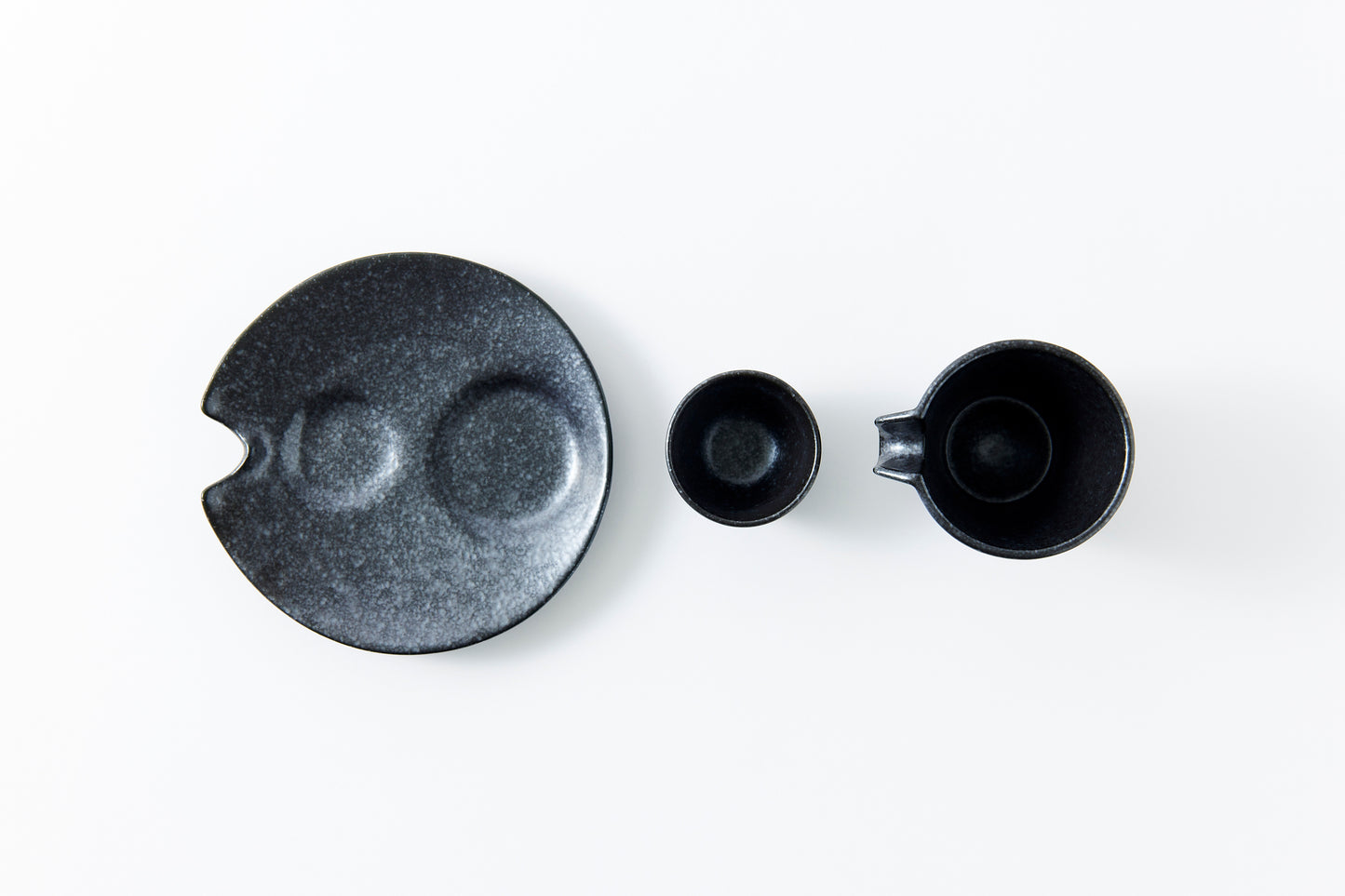 Shizuru Cold Sake Server Silver Black