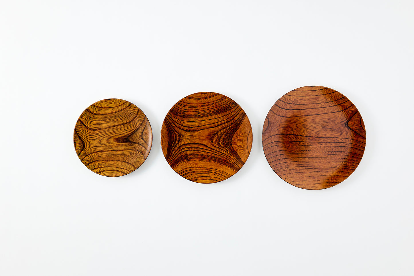 Lacquer Nitori Plate Keyaki φ21cm