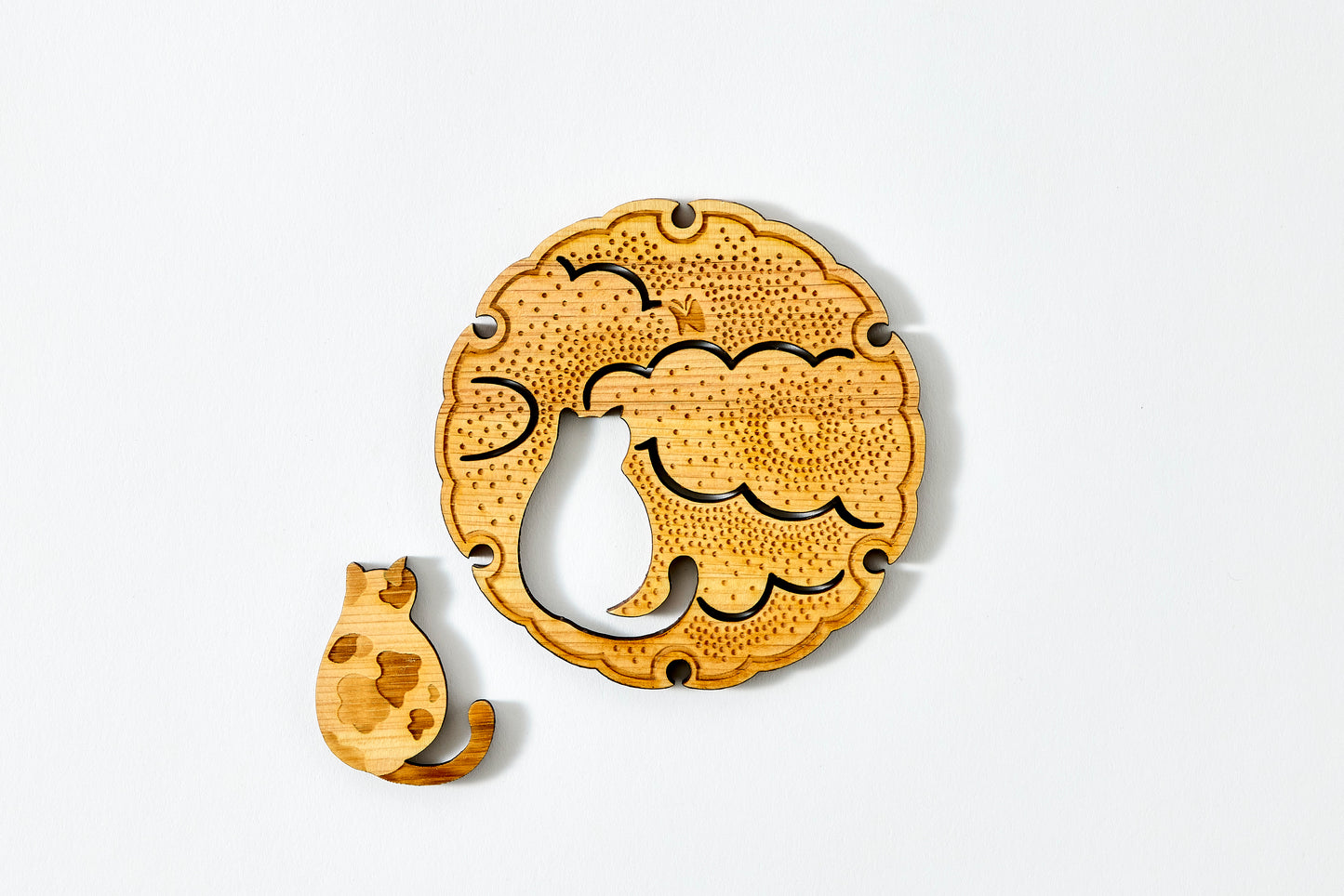 Tomogu – Butterfly and Calico Cat