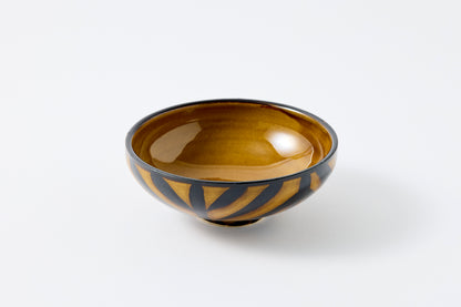 FD Arrow Feather Motif Amber Glaze Round Flat Bowl Hasami Porcelain