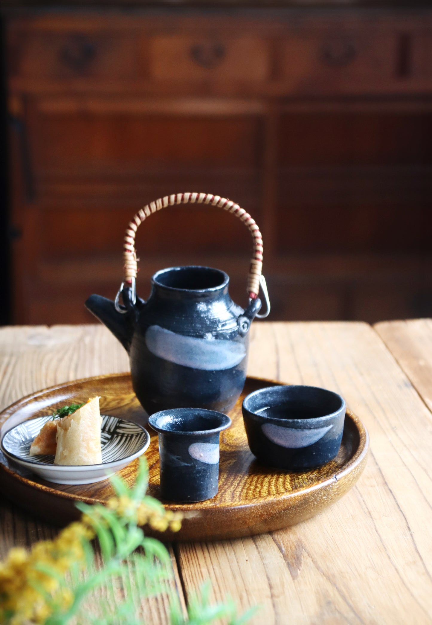 Kisha Teapot Set - Secret Meeting Style