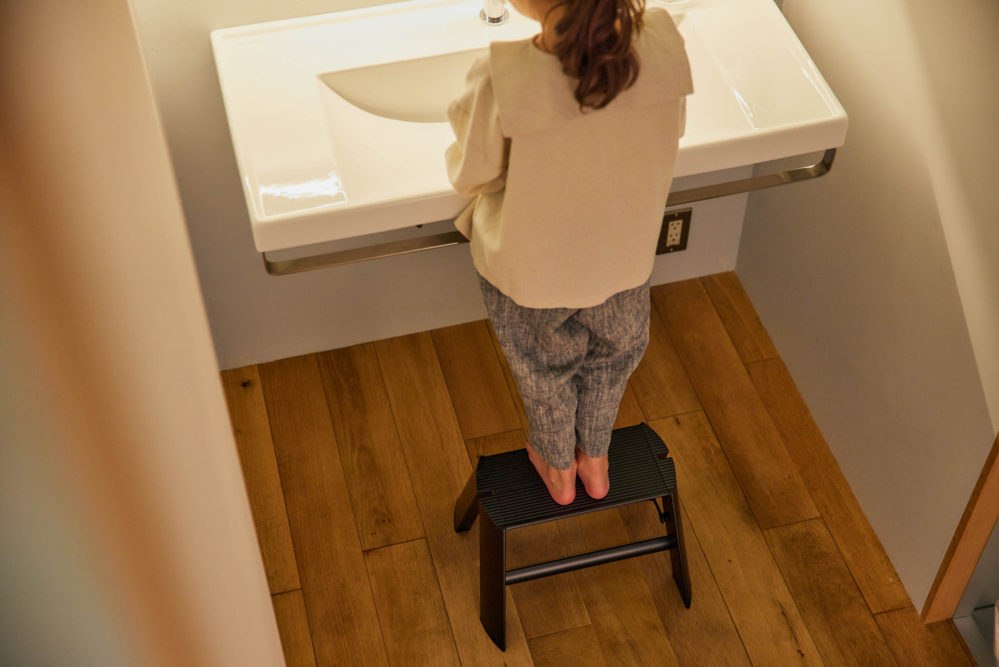 lucano Step Stool/1-Step