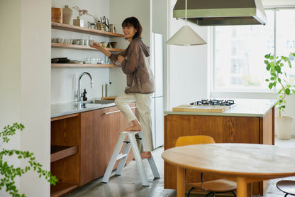 lucano Step Stool