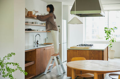 lucano Step Stool