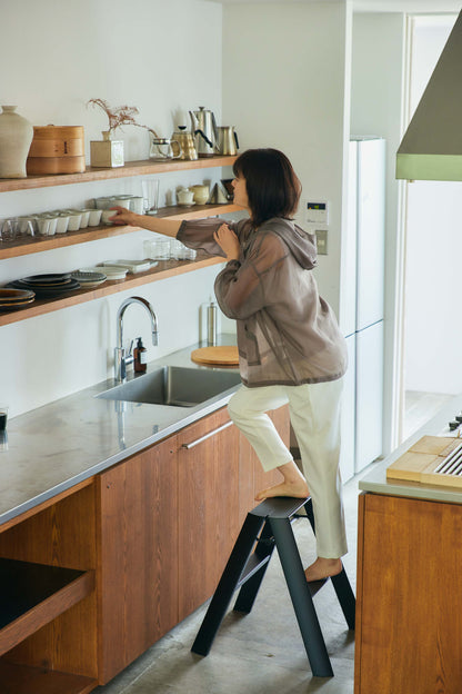 lucano Step Stool