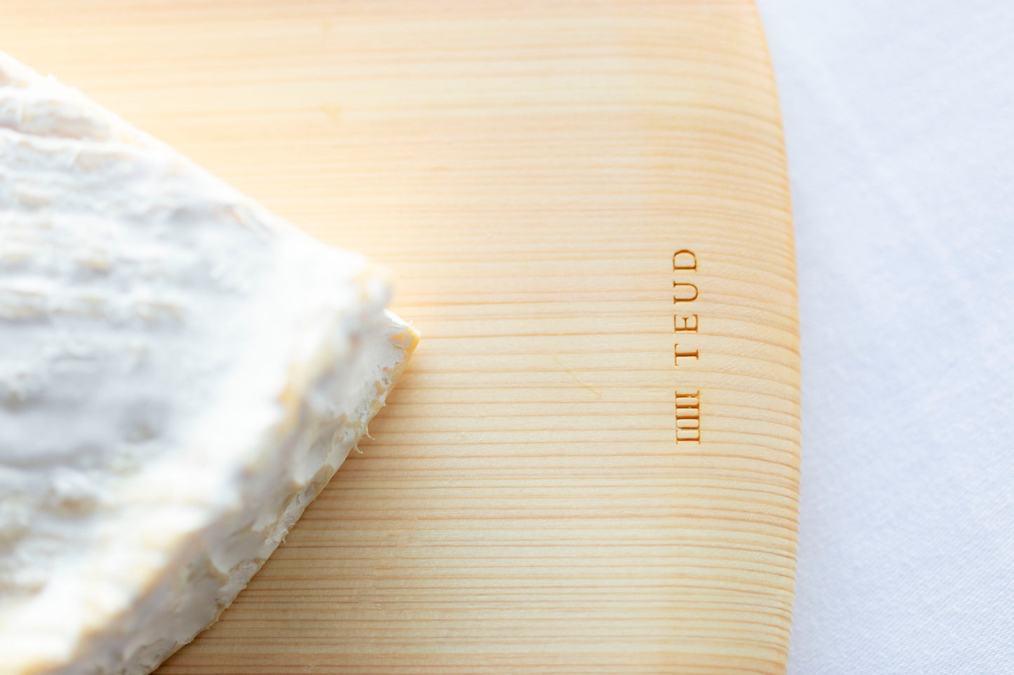 TEUD Cutting Board L